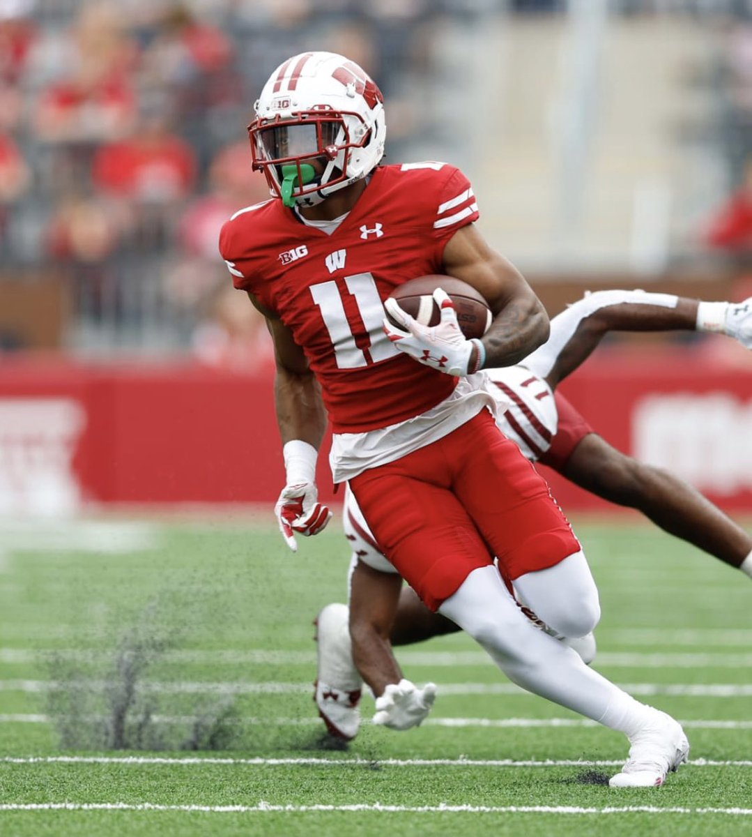 Aaustin05's tweet photo. After a great conversation with coach @CoachAlvah I’m blessed to receive an offer from the University of Wisconsin #gobaders @PoteatCoach @jimleonhard @LopezMchs @coolc815 @MCHS__FBALL https://t.co/4acJxSPUjZ
