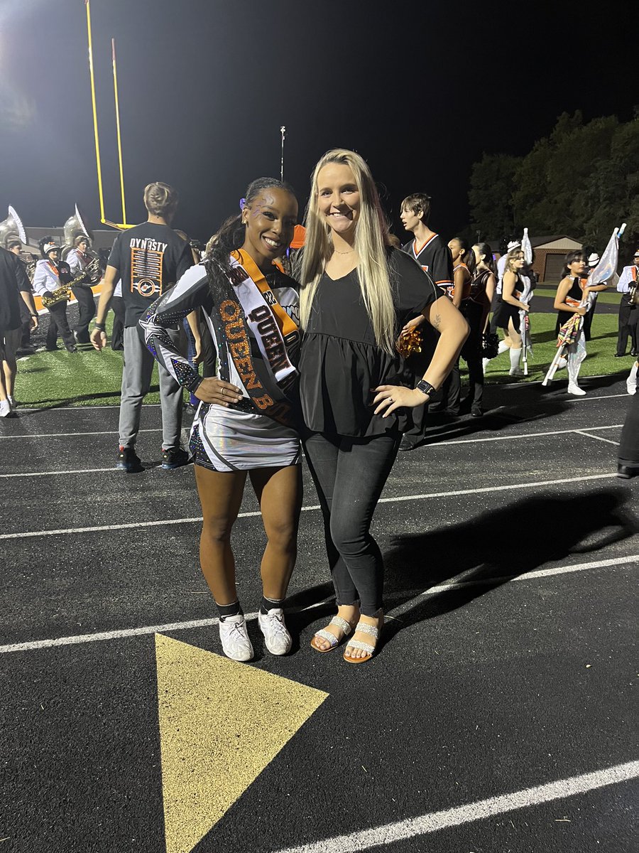 _MHSCheer's tweet photo. https://t.co/aqdaBC2UhB