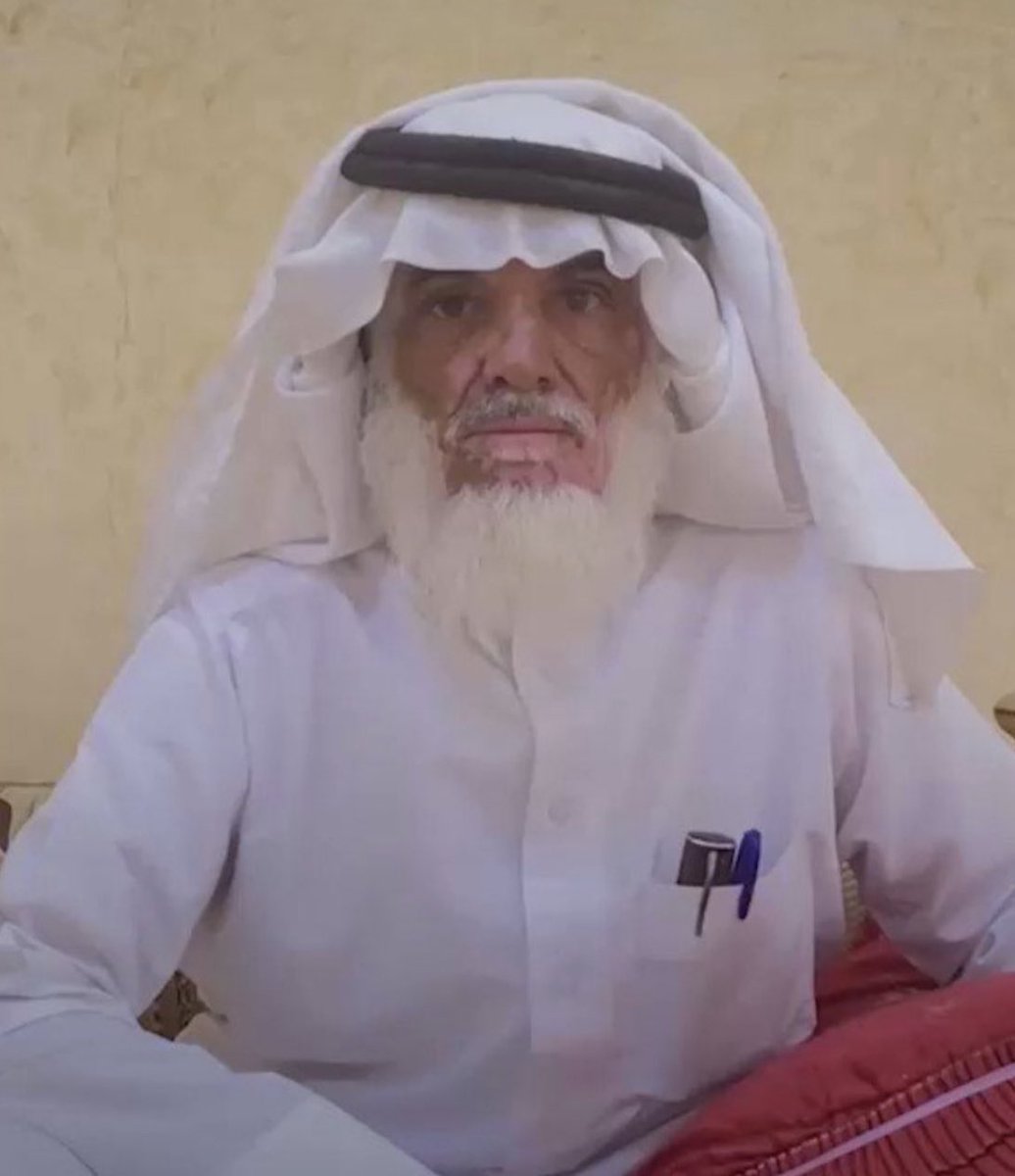 mbh600's tweet photo. ببالغ الآسى أتقدم بأحر التعازي والمواساه في وفاة الشاعر والوجه الأجتماعي المعروف في منطقة نجران الفقيد علي بن مانع بن شعيل . والعزاء لـ أبناءه وال شعيل خاصة ولقبيلة القشانين عامة في رحيل هذا القامه مع كل الدعوات بأن يسكنه الله فسيح جناته
إنا لله وأنا اليه راجعون 
#نجران https://t.co/mlVrisSafq