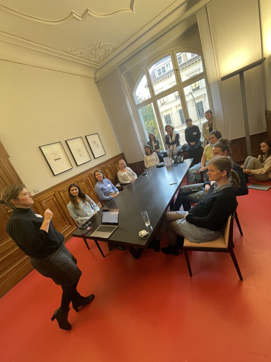 Marlene Schreiber (@mfschreiber) on Twitter photo Genau dafür ist ein #Barcamp da: hier diskutieren wir use cases zu Inhouse #LegalTech! Super spannend zu hören, wie das in der Praxis umgesetzt wird und wie die Erfahrungen sind! 😃
<a href="/ITJuristinnen/">IT Juristinnen Tag</a>
#ITJurT22 Genau dafür ist ein #Barcamp da: hier diskutieren wir use cases zu Inhouse #LegalTech! Super spannend zu hören, wie das in der Praxis umgesetzt wird und wie die Erfahrungen sind! 😃
<a href="/ITJuristinnen/">IT Juristinnen Tag</a>
#ITJurT22