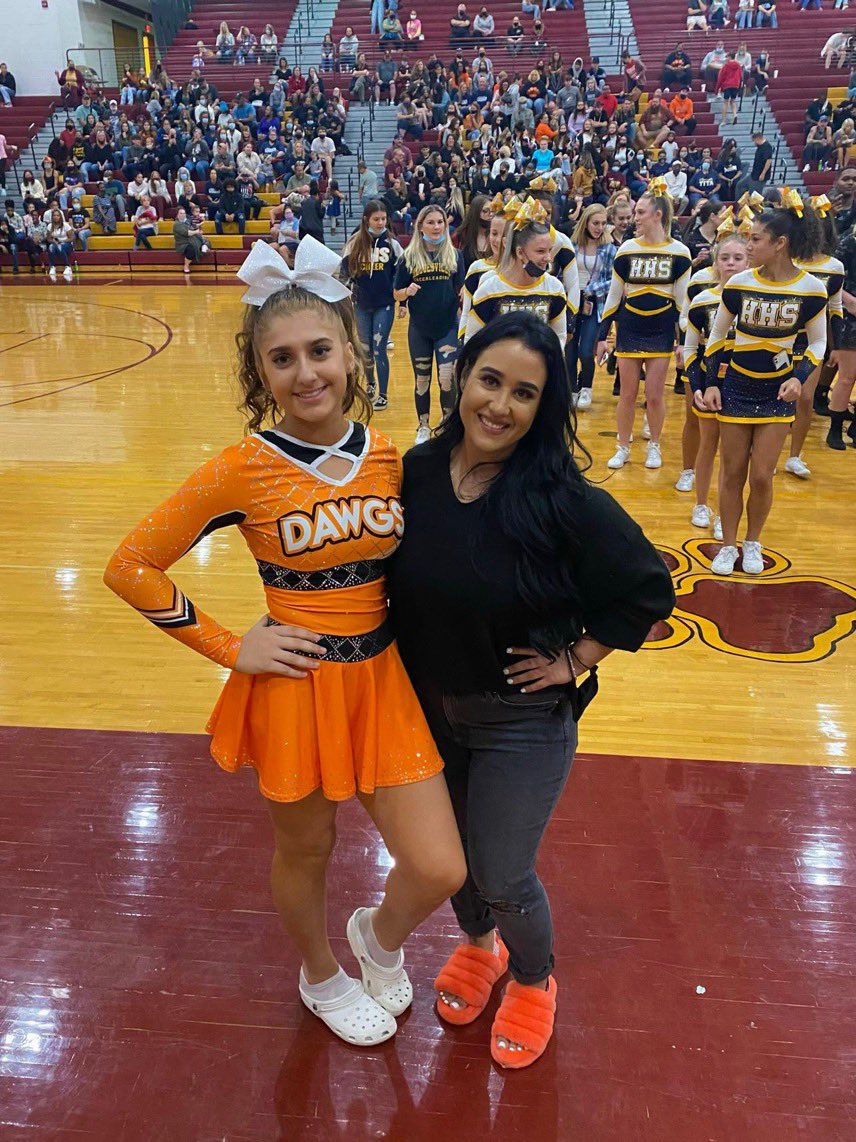 _MHSCheer's tweet photo. https://t.co/fDmApnHYB6