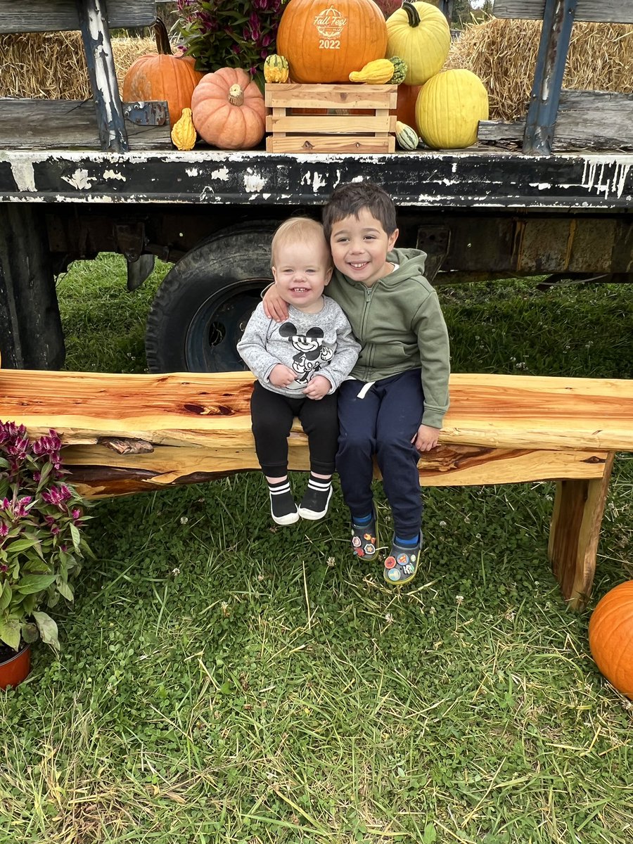 coltray6's tweet photo. Got to love family https://t.co/y17BKq0cdV