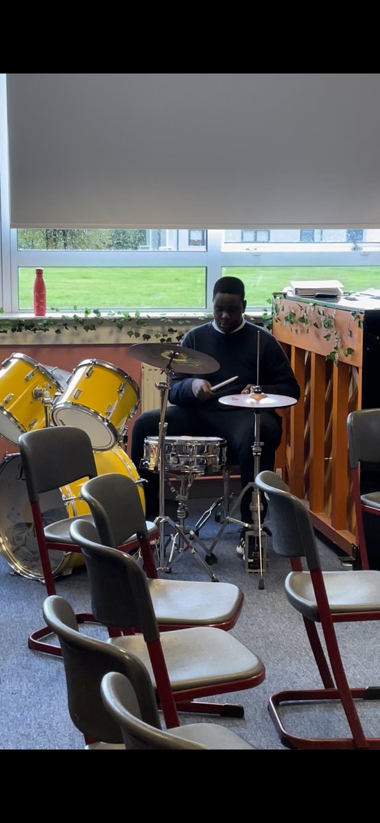 StMungosFoPA's tweet photo. What a lovely end to the week, thank you to all staff and pupils who came along to our first Performance Cafe of the year. A special well done to our performers from S1 to S6 you were fantastic 💫 @StMungosFoPA @StMungosAcademy https://t.co/xlFiQdTuLk