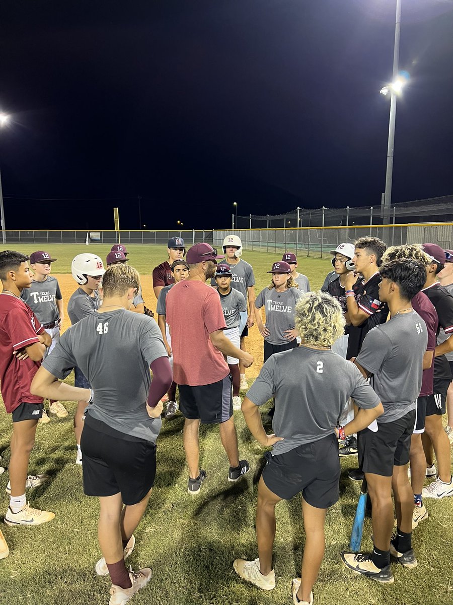 Staying locked in from start to finish. Excellent group of <a href="/TwelveBaseball/">Texas Twelve</a> players! Phenomenal leadership and words of wisdom coming from one of the greats <a href="/Coachmsmith9/">Marty Smith</a>

#TwelveLife