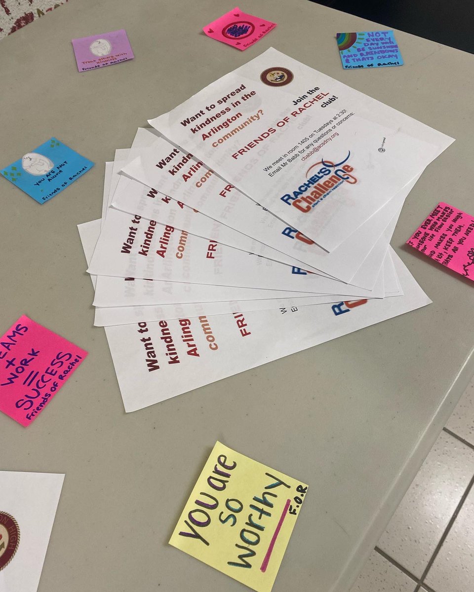 AHS_FOR's tweet photo. OPEN HOUSE WAS A SUCCESS!! Hopefully your parents/guardians were able to stop buy and look at our table! Again, new members are ALWAYS welcome! If you want to spread a chain reaction of kindness around arlington come join us on Tuesdays @ 1405!!! https://t.co/mbLRZrikzi
