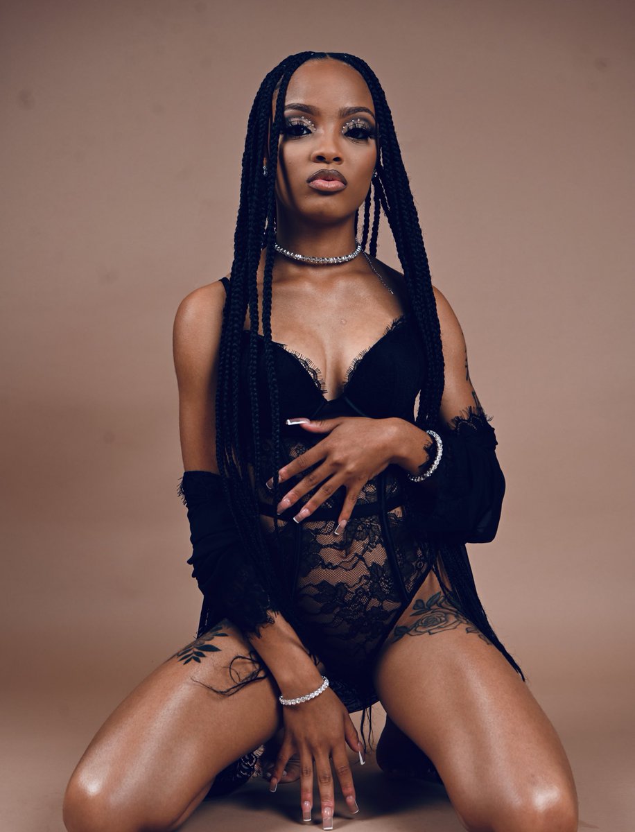 _kaylilanae's tweet image. birthday girl 🤍