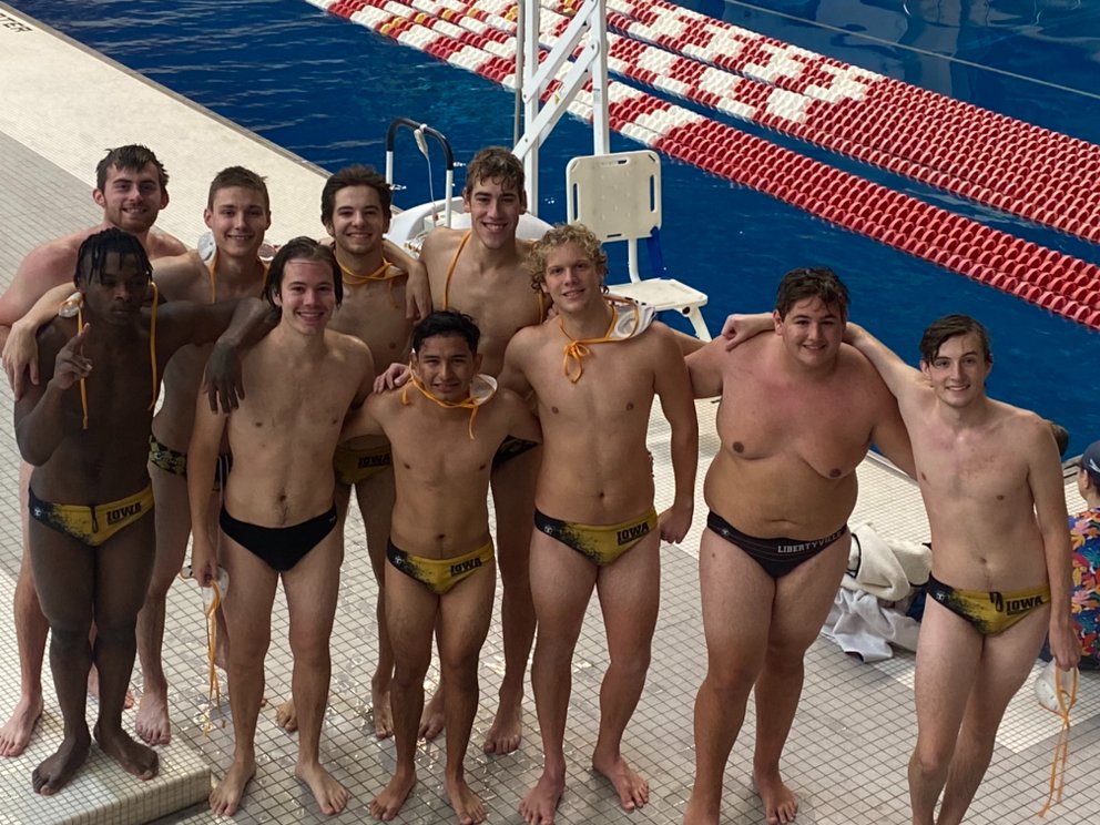 IowaSportClubs's tweet photo. The Iowa Men's Water Polo Team traveled to Bloomington this last weekend to compete in the Indiana Water Polo Tournament! They competed against Indiana, Michigan, Michigan State, Purdue, Ohio State, Wisconsin, and Illinois. Good work Hawks! https://t.co/VT4JxEDkl8