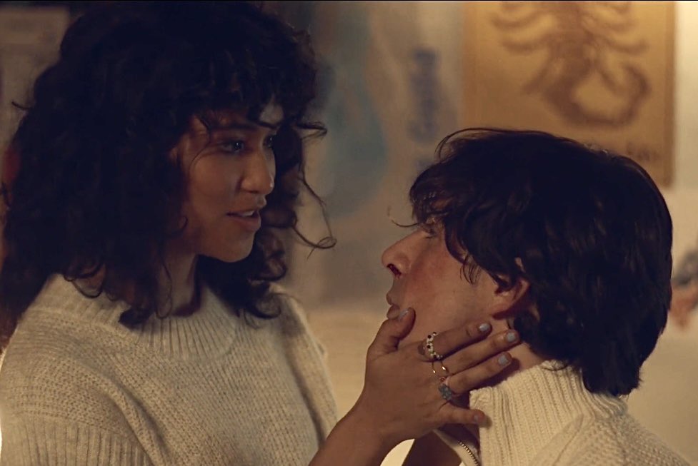 moonlithoax's tweet photo. This is my weekly MJ & Sebas tweet because they have far more chemistry and should have been endgame ☹️💗#rebeldenetflix #mebas https://t.co/9K1DaJvdwe