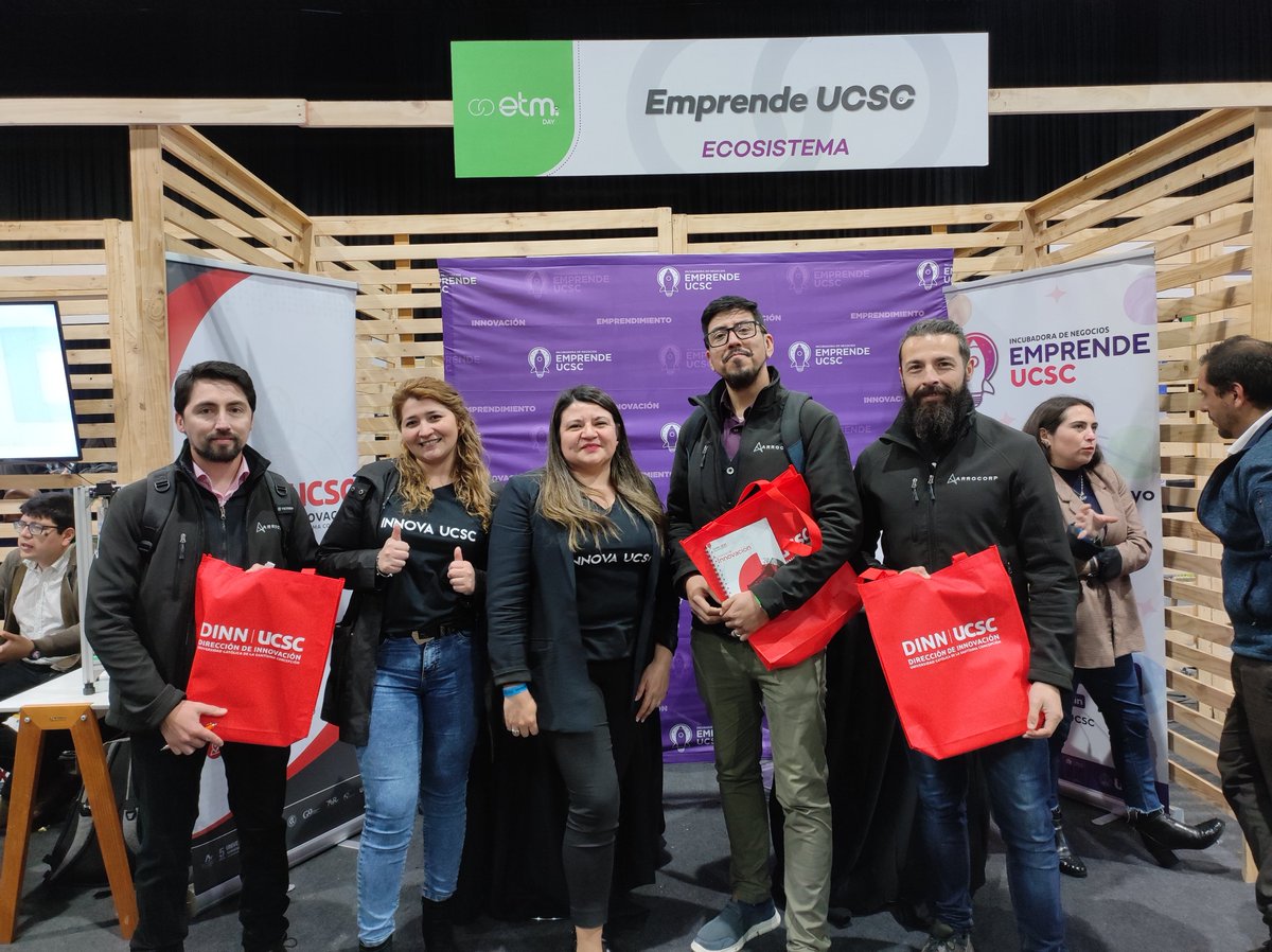dinn_ucsc's tweet photo. 🚀💡#EmprendeUCSC completó su segundo día en el Encuentro Regional de Emprendimiento e Innovación, organizado por #Emprendetumente y @udeconcepcion, donde se presentaron las iniciativas de la incubadora a todo el ecosistema de i+e del sur de Chile.

 #InnovaciónUCSC https://t.co/xm2sp0QQPk