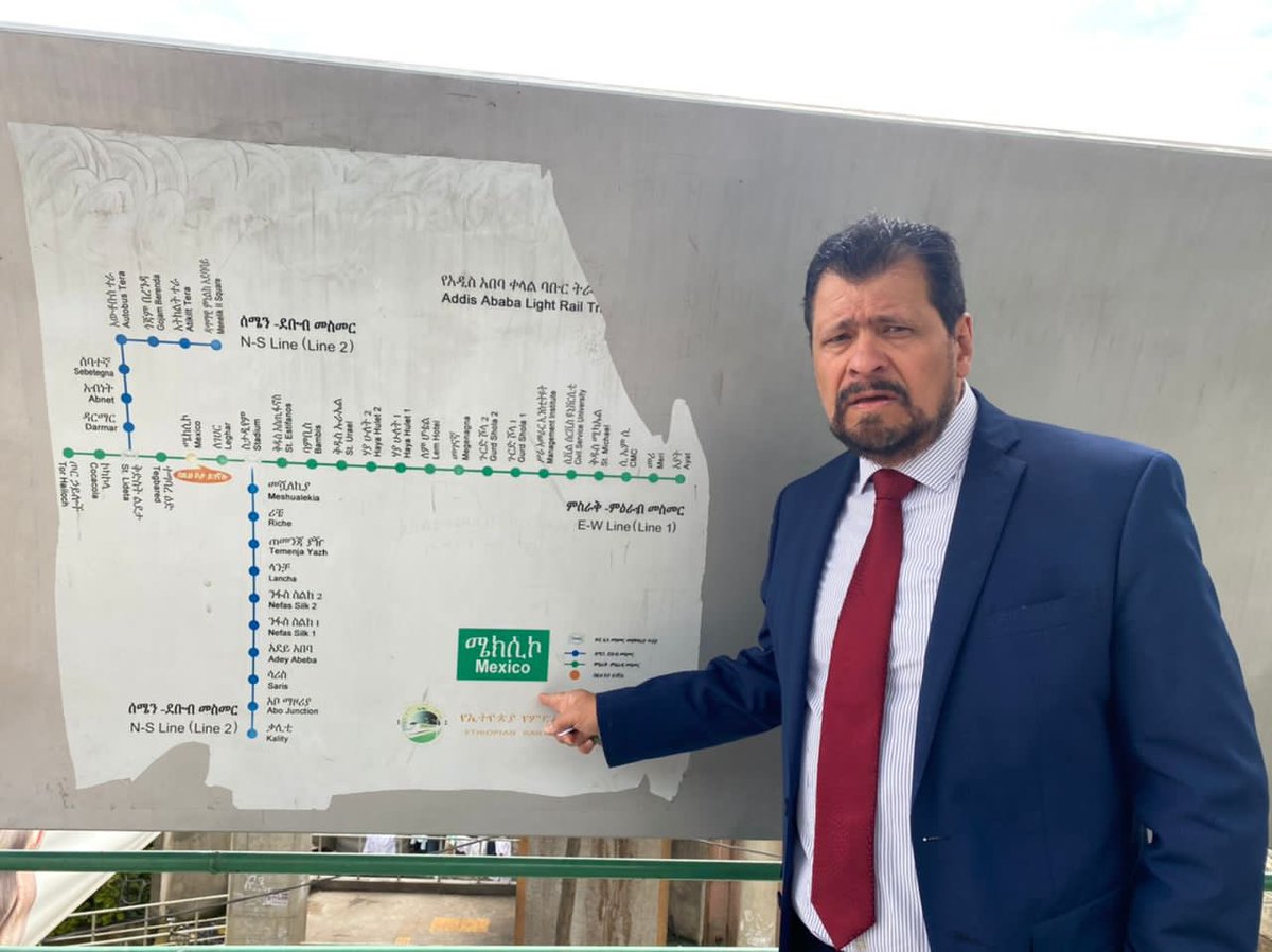 VMTrevino's tweet photo. በአዲስ አበባ የህዝብ ማመላለሻ ትራንስፖርት በመጠቀም ላይ! 
ቀላል ባቡር ሜክሲኮ ጣቢያ
Los saludo desde #Ethiopia🇪🇹 
Hoy viajando en el transporte público en #AddisAbaba. 
Estación del tren ligero “México” 🇲🇽 
Traveling on the urban train 🚊 https://t.co/IlTNs0JjEX