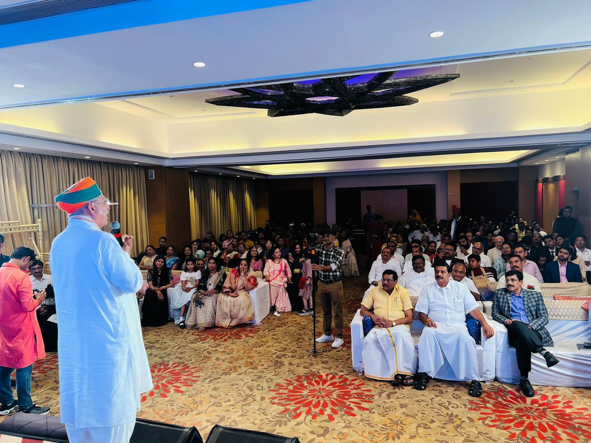 arjunrammeghwal's tweet photo. Attended a mega get-together organised by @pantomath_group in Lonavala. Value propagator Dr @nilaynanditesh, Mr @mahavirlunawat, leading families & people from cross-culture lineage graced the event with their valuable insights.
#MegaGetTogether
#ProgressWithValues #Life https://t.co/lCWFHgmelD