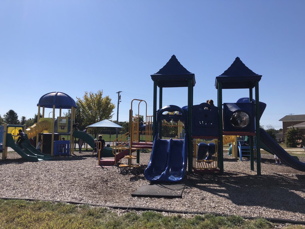 OAPrincipal's tweet image. Beautiful day to be outside!  #recessfun. GO DOLPHINS!