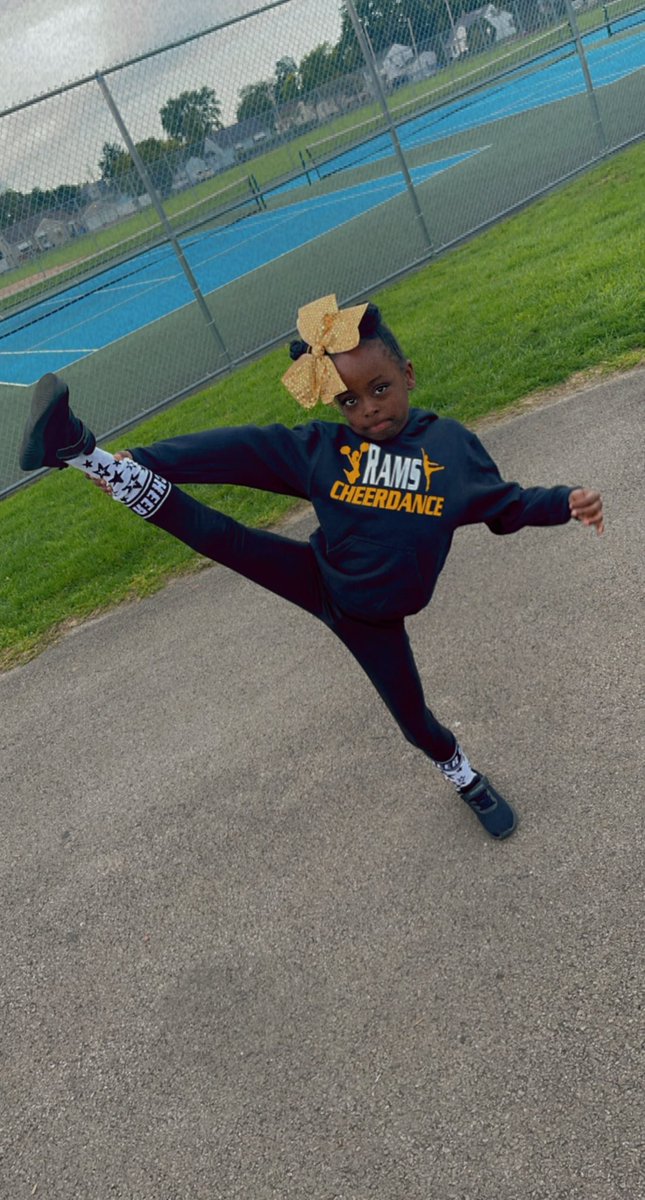 miracleeQueen's tweet photo. Support a cheerleader 📣 help my baby get to nationals ❤️ please share and check it out ❗️🎀

https://t.co/KgkUj4VU8s. Thanks! https://t.co/4ovfWUnhIy
