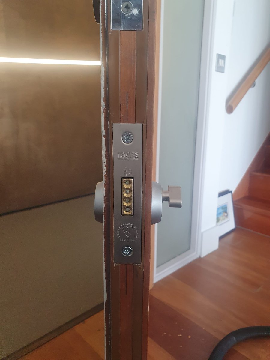IKSLocksmiths's tweet image. Lock fitting on Saville Row today. A Euro key and turn on a flat door.

Contact us for security advice on 0203 284 1045

#locks #locksmith #mlalocksmith #highsecurity