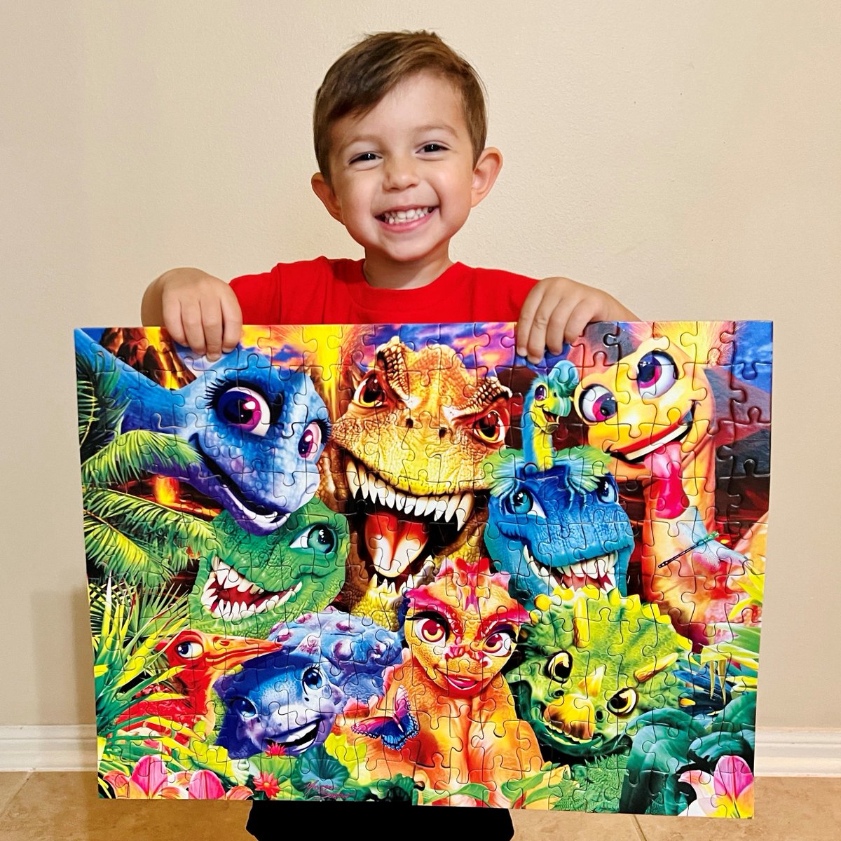 MasterPiecesToy's tweet photo. Happy World Smile Day 🙂 Take some time today to do something kind for someone and share a #smile 🧩 Puzzling is the easiest way to put a smile on our face!
.
.
#puzzle #jigsawpuzzle #MasterPieces #WorldSmileDay
https://t.co/Uiz2srybJE https://t.co/G932O9mMPJ