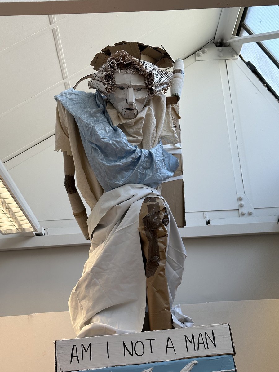 Hugh_Wiliamson's tweet photo. Only week 1, and Foundation presenting some great work to staff and peers! Thanks for the invite John Grayson :)
@staffsuni_dta https://t.co/eV3pPOKabf