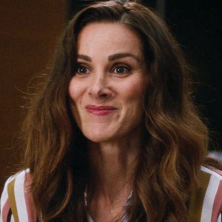 spampisky's tweet image. strangers | marina au

Maya Bishop é capitã do corpo de bombeiros da estação 19 e também, mãe de Sabrina Bishop Robbins, uma adolescente tão teimosa e geniosa quanto ela. Quando Maya é obrigada a comparecer há escola de sua filha pela 5° vez naquele mês para uma reunião,+