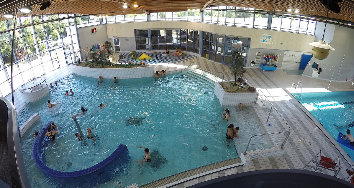 Aquadel à Cerizay a été fermé au public après la mise en évidence d'un taux anormal de légionelles suite à des prélèvements effectués le 30 septembre. Ce sont des bactéries présentes naturellement dans l’eau et pouvant se multiplier dans les réseaux d’eau chaude.