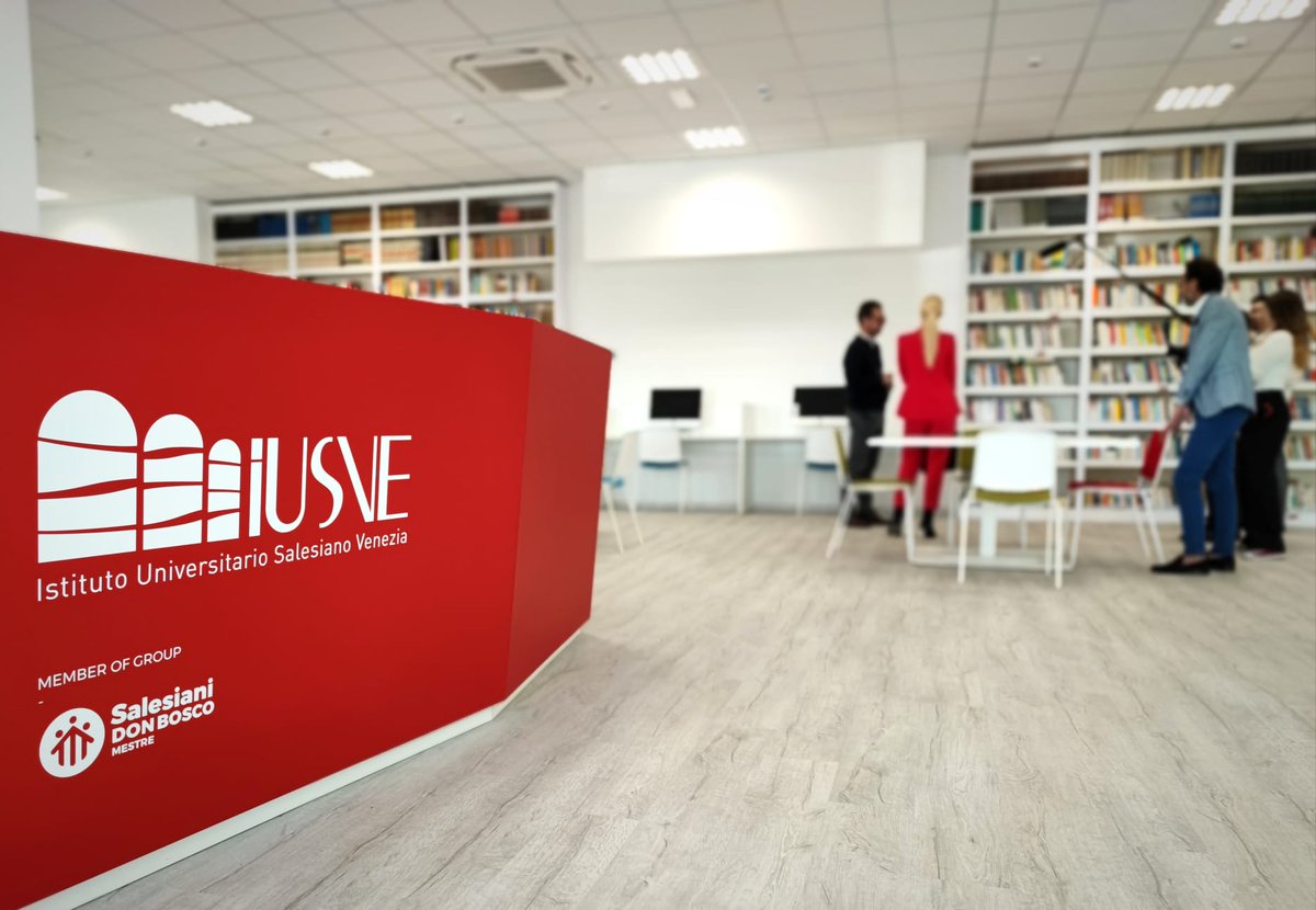#Cultura #Iusve

Inaugurata nel pomeriggio la nuova Biblioteca IUSVE - Salesiani #Mestre📚

🔸Focalizzata nell'ambito pedagogico ed educativo dell’infanzia, la biblioteca conta 13mila volumi accessibili anche alla cittadinanza

🔹Sarà intitolata al prof. Claudio Noventa
