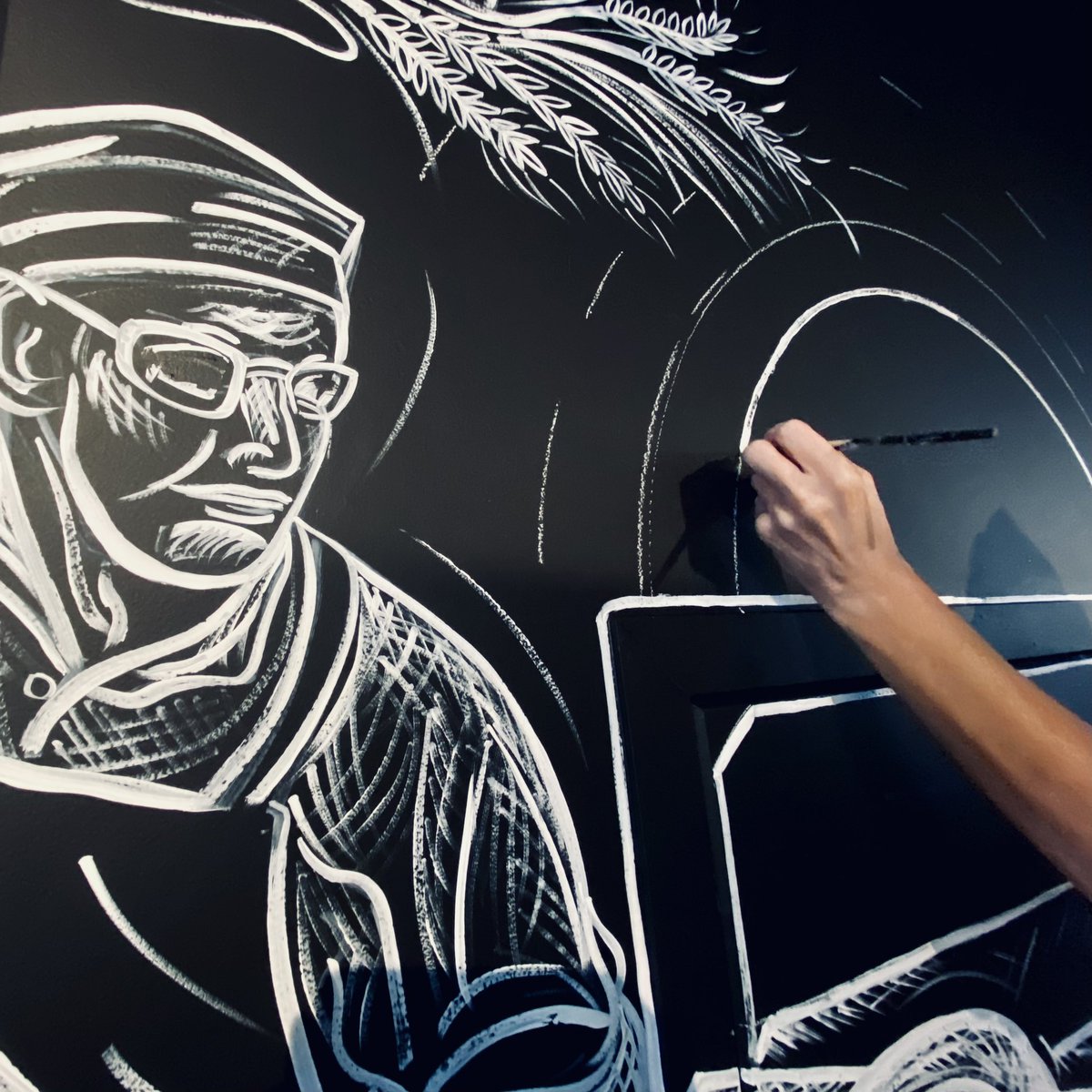 My_BakeBox's tweet photo. Do you recognize this talented hand? 

One of our walls is hand-painted by talented #MargaretNolan https://t.co/i1X9TaYXay