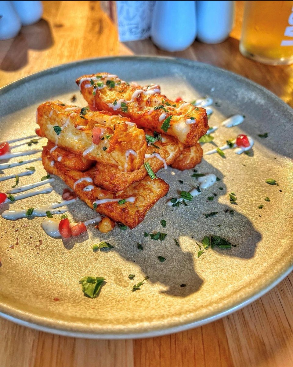 All eyes on our halloumi fries 🍕

Not sure what to have for tea? Our 3 small plates for £16.95 should sort you out! Why not pair our moreish halloumi with spring rolls and buffalo chicken 🤤

📸 newcastlefoodlover (via IG)