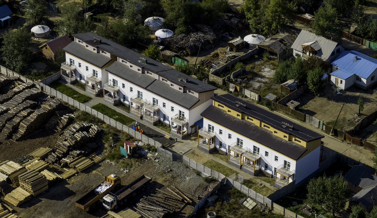 Цайз ЭКО Хотхон 
📍Баянзүрх, 19-р хороо 

Шинэ орон сууцны сонголт:
- 42.99м2, 2 өрөө, 1 угаалгын өрөө
- 69.17м2, 3 өрөө, 1.5 угаалгын өрөө

ҮНЭ:
2.5 сая/м2

#ГэрХорооллынДахинТөлөвлөлт