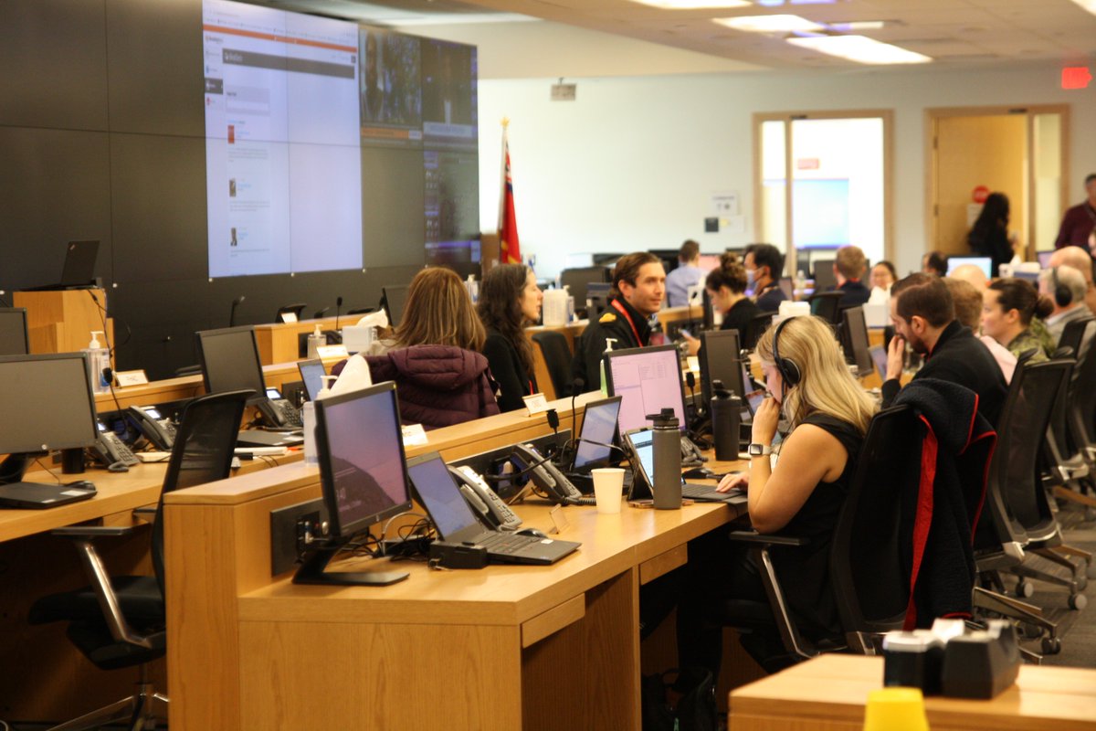 PreparedON's tweet photo. This week, we collaborated with @Bruce_Power to exercise Ontario’s nuclear #EmergencyPreparedness procedures.

Thanks to all #HuronEndeavour2022 participants, including Minister @PrabSarkaria who joined us at our command centre! https://t.co/EZSpGyaBGr