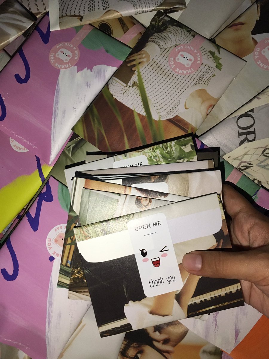 #BeTheSuninManila FREEBIES!!!

official photocards + other goodies

• rt and like
• just show this post and approach me kindly 

when: oct 8! time and location will be posted here

SEE YOU ALL CARATS 🥰❤️ #BETHESUNinMNL #BeTSinMNL