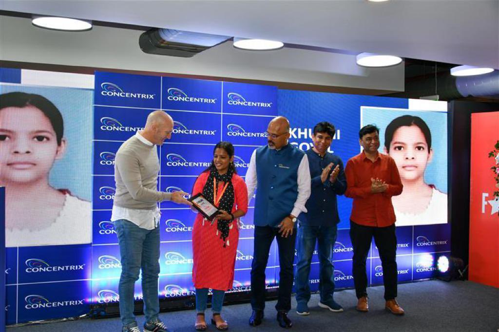 ConcentrixIND's tweet photo. Education belongs to all. And we never let that realization ebb. This week, @Concentrix awarded the Winnie Sun Scholarship to 25 underprivileged meritorious girl who defied all odds and carved their own path to success at our Gurugram office in the memory of our departed leader. https://t.co/yh4jrJ5KmZ