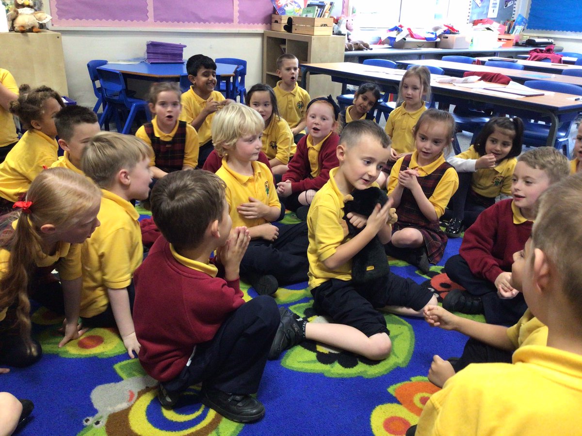 StJamesYear2's tweet photo. Kidsafe session today, talking about ‘yukky’ feelings and who our trusted adults are.
The children gave KS a hug at the end whilst we sang the song, ‘If you’re happy and you know it hug KS’. @StJamesChorley @Kidsafeuk https://t.co/gzJGadRpib
