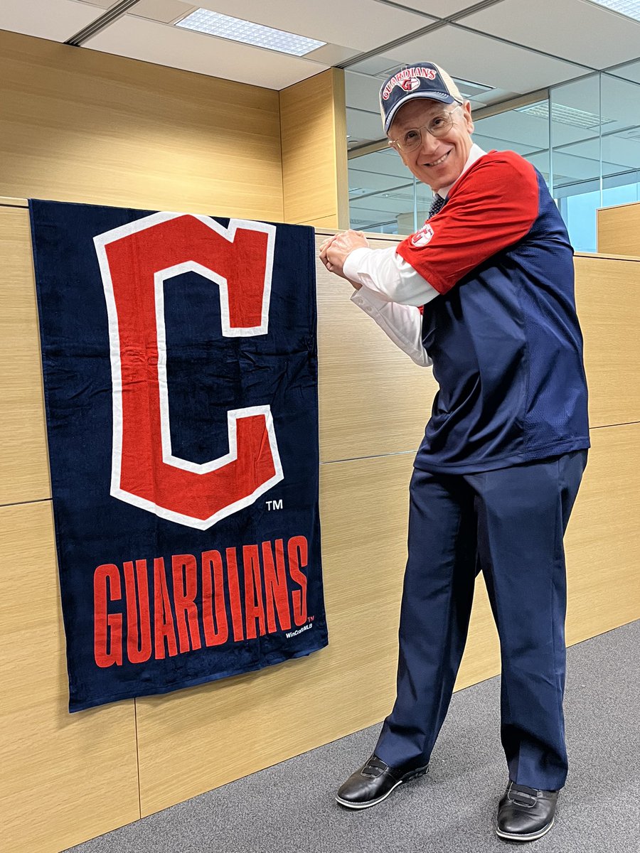 caseccc's tweet photo. @CleGuardians are taking on @RaysBaseball in the #ALWildCard Series. Our director, @StanGersonMD, challenges the CEO of @MoffittNews to a friendly wager. If the Guardians win, he'll honor CLE by wearing a Guardians hat and posting it on social! Are you in, @PatrickHwuMD? https://t.co/dfQDPj4BR9