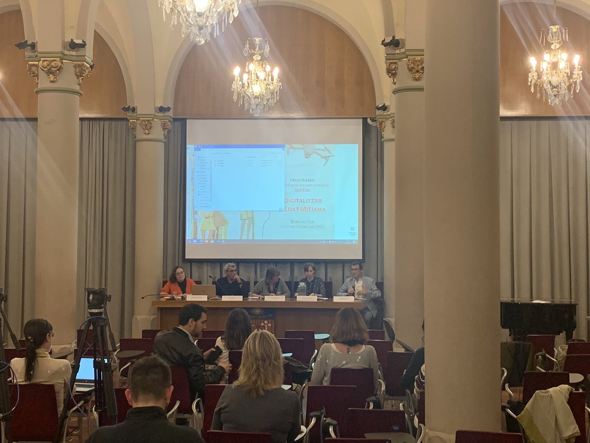 IRCVM's tweet photo. L’última taula rodona del #IICIRCVM: “Museus i Humanitats Digitals”, coordinada per Antoni Conejo i que reuneix representants del @MuseuNac_Cat @mevmuseu @museudelleida i el Museu de Reus. https://t.co/aEt7boavm5
