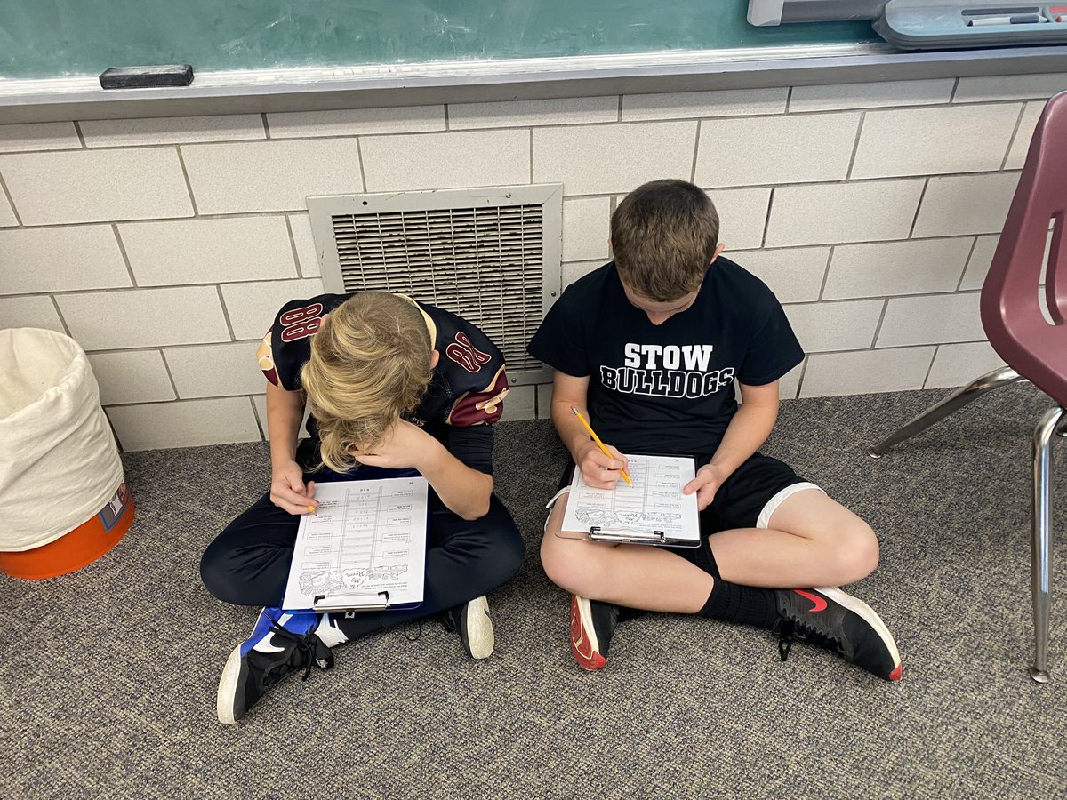 MrsFunai551's tweet photo. Word ladder Wednesday on a Friday… these give our brains a workout thinking about word meaning and how spelling works! Plus, the kids enjoy them! 😃 https://t.co/kZzpjcGZDr