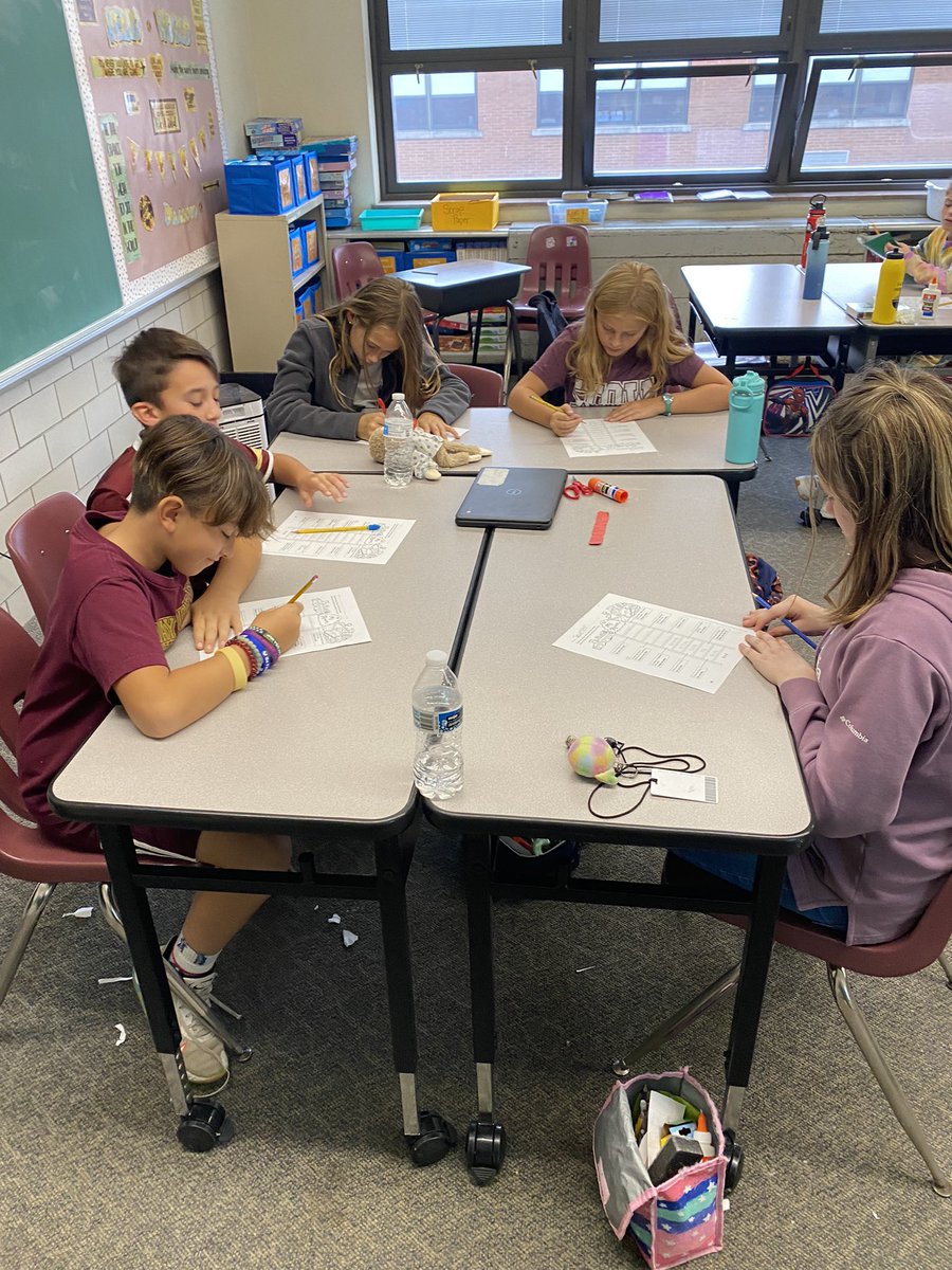 MrsFunai551's tweet photo. Word ladder Wednesday on a Friday… these give our brains a workout thinking about word meaning and how spelling works! Plus, the kids enjoy them! 😃 https://t.co/kZzpjcGZDr