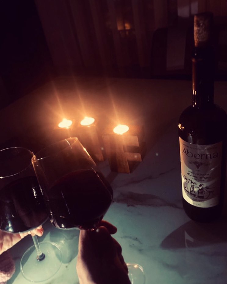 ABERNASARAP's tweet photo. -
“Çık Gel Uzaklardan.
Belki Bakarsın Bir Şiir Oluruz.”
#CemalSüreya
🤗🍷🍀
@ABERNASARAP
#AbernaSüryaniŞarabı
#AbernaSarap #SüryaniŞarabı #Aberna #Süryani #Şarabı
#Mardin #Midyat #Şarap #Wine #RedWine #Turandin #Manastır #Üzüm #ninova #sarap # https://t.co/fqeK8H8G02