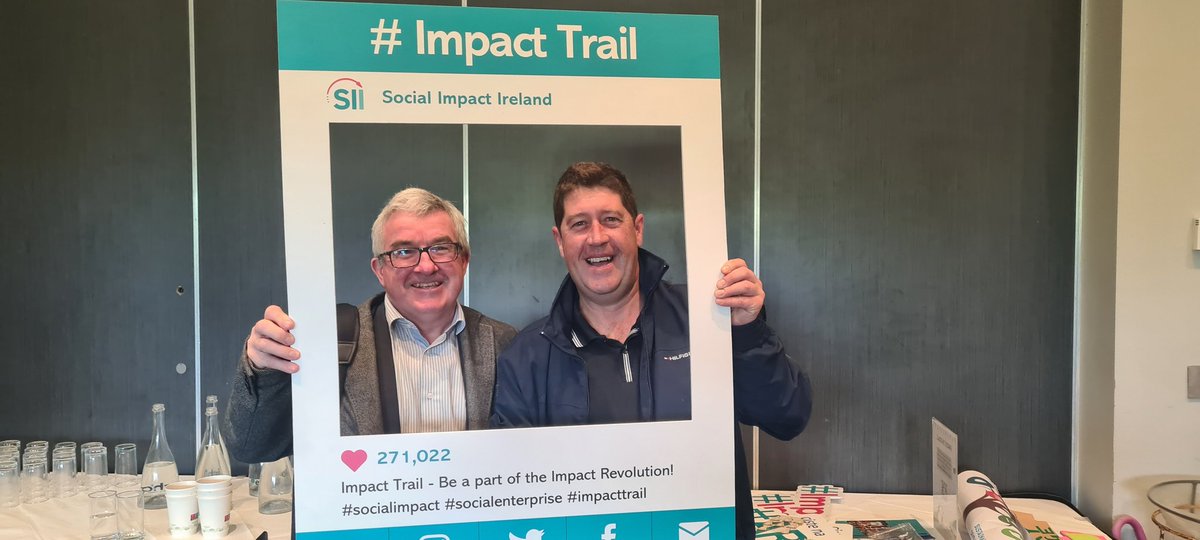 SocialimpactIRE's tweet photo. Lovely to have a visit from one of our Incubator programme community Suzanne Roche of @LimerickGateway 5OCT at Impact Trail Munster event
.
#Impacttrail #ARISE https://t.co/5BExCNW0Ob