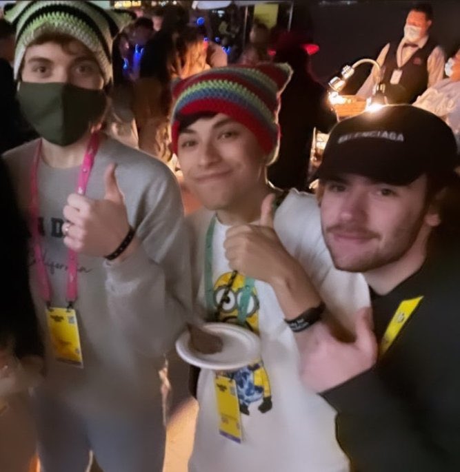 raindwt's tweet image. they are so cute i’m not well