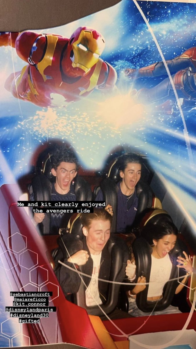 nicklovebot_'s tweet photo. Their faces help djsbdjdnd https://t.co/I6Ef3jp954