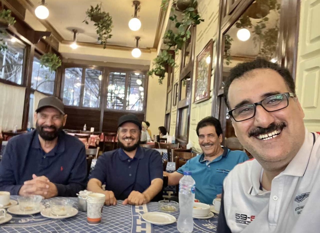 .

صورة جميلة في ام الدنيا التقطها الجميل ابو غازي 
 للعم خزيم الغنيم وابو علي وابو زيدان
الله يحفظهم
.