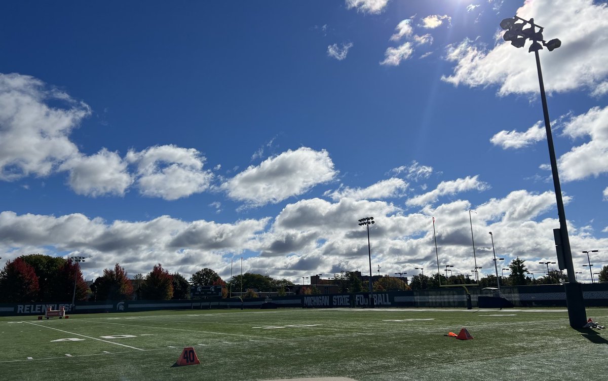 Hi Sparty!!! What a GORGEOUS day in East Lansing. ⁦⁦<a href="/MSU_Football/">Michigan State Football</a>⁩
