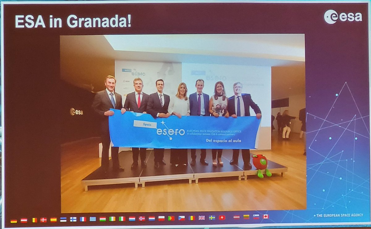 esa_es's tweet photo. #PorSiTeLoPerdiste - Dr. Kai-Uwe Schrogl @esa resaltó en #BSBF2022, la importancia de fomentar el interés del l@s niñ@s en la ciencia y la labor realizada por @esa_esero para motivar a la comunidad educativa. @EseroSp está en #Granada y desarrolla numerosas actividades formativas https://t.co/Pm4E90oImx
