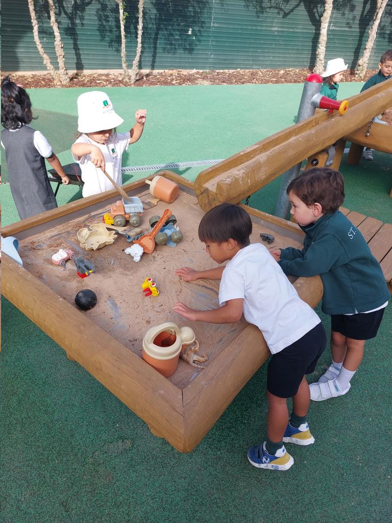 StJuliansEY's tweet photo. #StJuliansNursery students playing collaboratively in our renovated Foundation playground. https://t.co/4cyGB9Slv6