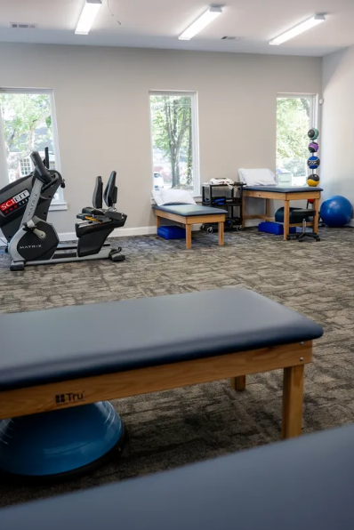 ATUSBTDC's tweet photo. Congratulations to #ATUSBTDC client, Laken (Baldwin) Hoover and her husband, Wesley, on opening Russellville Physical Therapy! Laken offers personalized exercises, manual therapy, and other techniques to improve flexibility and strength and to alleviate pain and balance deficits. https://t.co/ue84BIAXNC