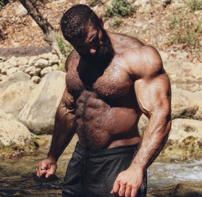 leather_musk's tweet photo. Sometime when hicking in the east moutains some can cross the path of a werebear.
They are not really famous because every one who saw one has never shown up again.
They end their life as a sex toy for the beast.
And you'll have the same fate. https://t.co/rAOibL4BCJ
