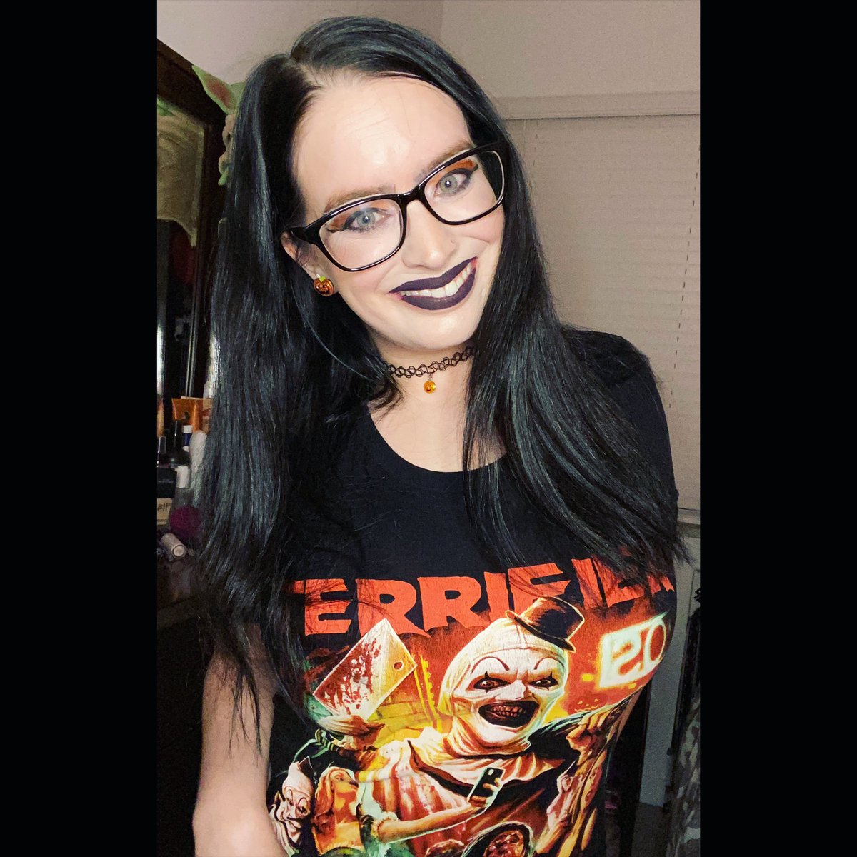 kayhorror_'s tweet image. Saw @TerrifierFilm last night! Getting ready and then filming our review! So excited! 🤡🎃🩸
#Terrifier2 #TerrorThreads #ArtTheClown #Horror #Halloween