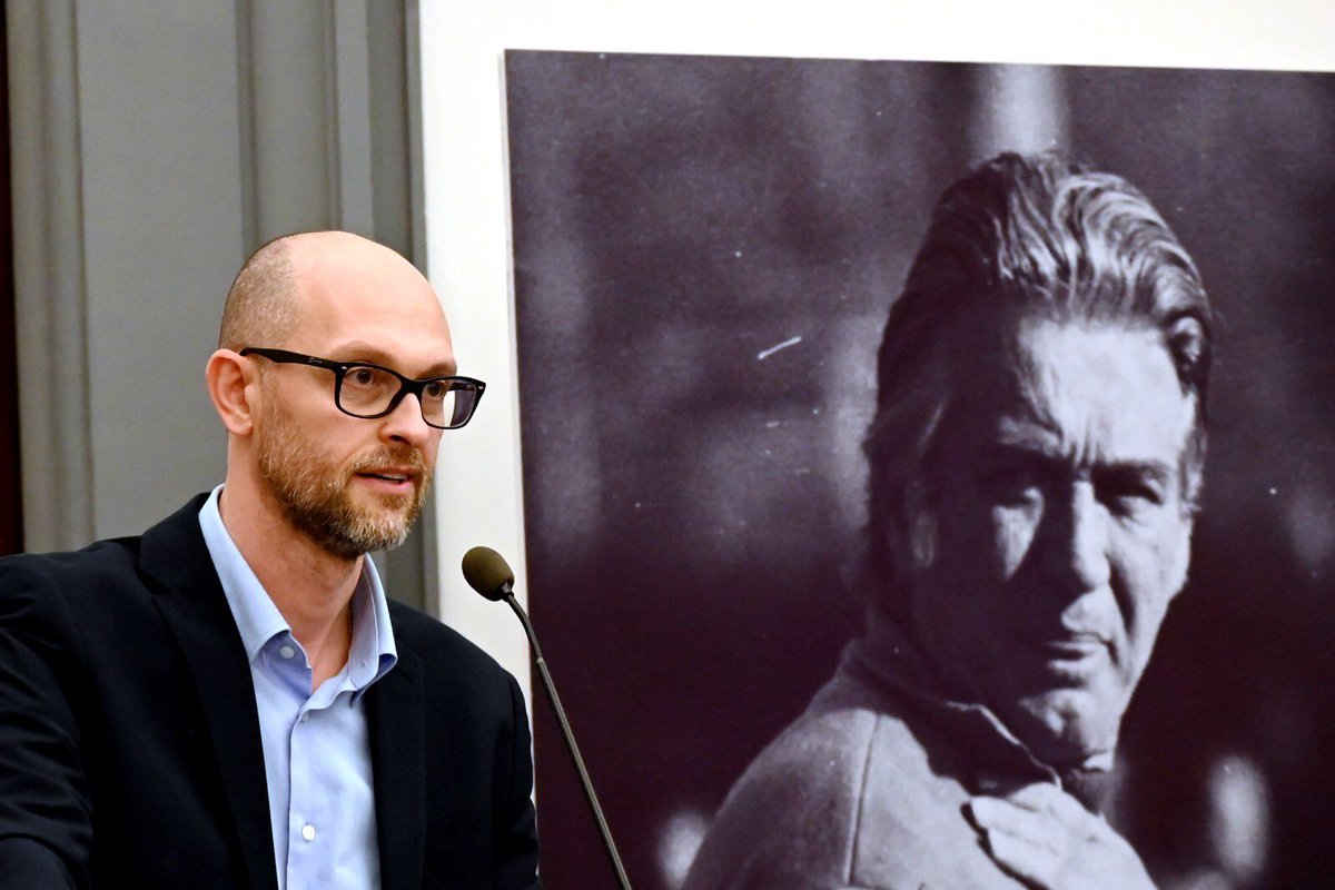 Un grandissimo privilegio e onore aver rappresentato la mia famiglia oggi! Tanti auguri maestro 💯 💙🤍