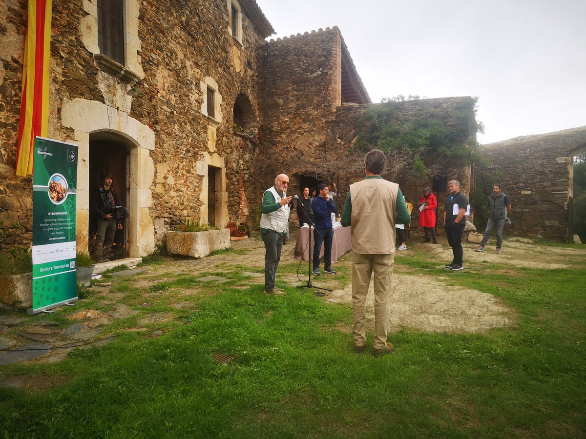 j_wilkes_a's tweet photo. Great excursion to @FincaFitor with the @europeanforest conference participants and members (@Marcpalahi @HPuelzl @bartmuys @VerenaGriess @RobertMavsar) Thanks @JoanBotey @Albertbotey for this great day! #Corkoak #Barcelona #MultifunctionalForestManagement https://t.co/otuRCv1mf4