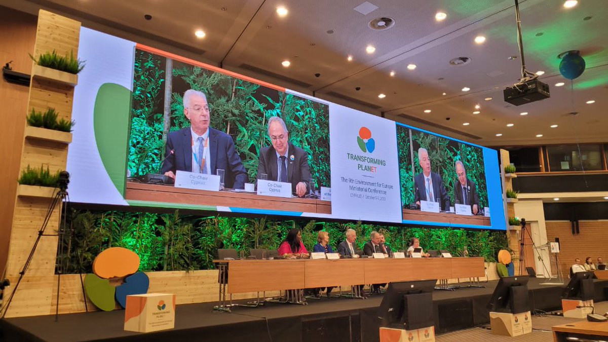 SalinaGrenet's tweet photo. Closing ceremony of the #EnvironmentForEurope conference. Congratulations to #Cyprus 🇨🇾 for being a great host to the many delegates from around the continent! A strong message of solidarity was sent regarding the environmental consequences of the war in Ukraine 🇺🇦 #efe2022 https://t.co/hrZuCZrTWS