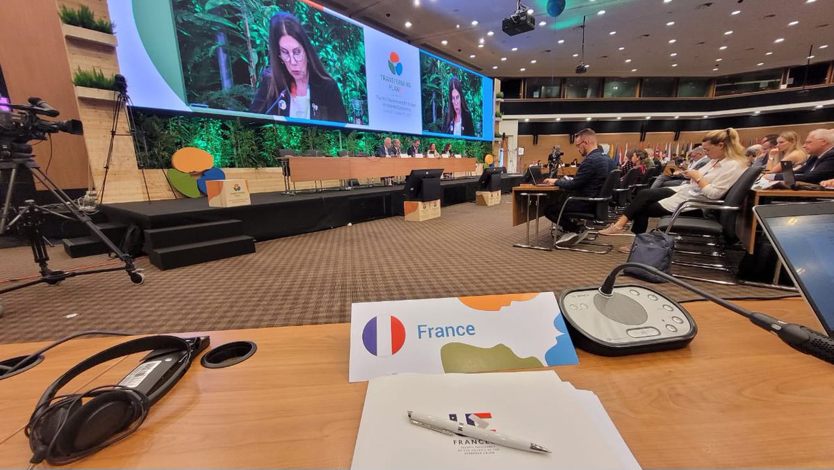 SalinaGrenet's tweet photo. Closing ceremony of the #EnvironmentForEurope conference. Congratulations to #Cyprus 🇨🇾 for being a great host to the many delegates from around the continent! A strong message of solidarity was sent regarding the environmental consequences of the war in Ukraine 🇺🇦 #efe2022 https://t.co/hrZuCZrTWS