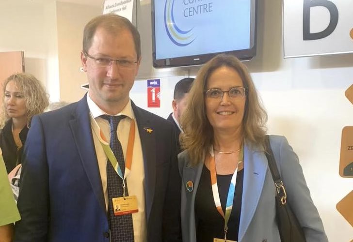 SalinaGrenet's tweet photo. Closing ceremony of the #EnvironmentForEurope conference. Congratulations to #Cyprus 🇨🇾 for being a great host to the many delegates from around the continent! A strong message of solidarity was sent regarding the environmental consequences of the war in Ukraine 🇺🇦 #efe2022 https://t.co/hrZuCZrTWS